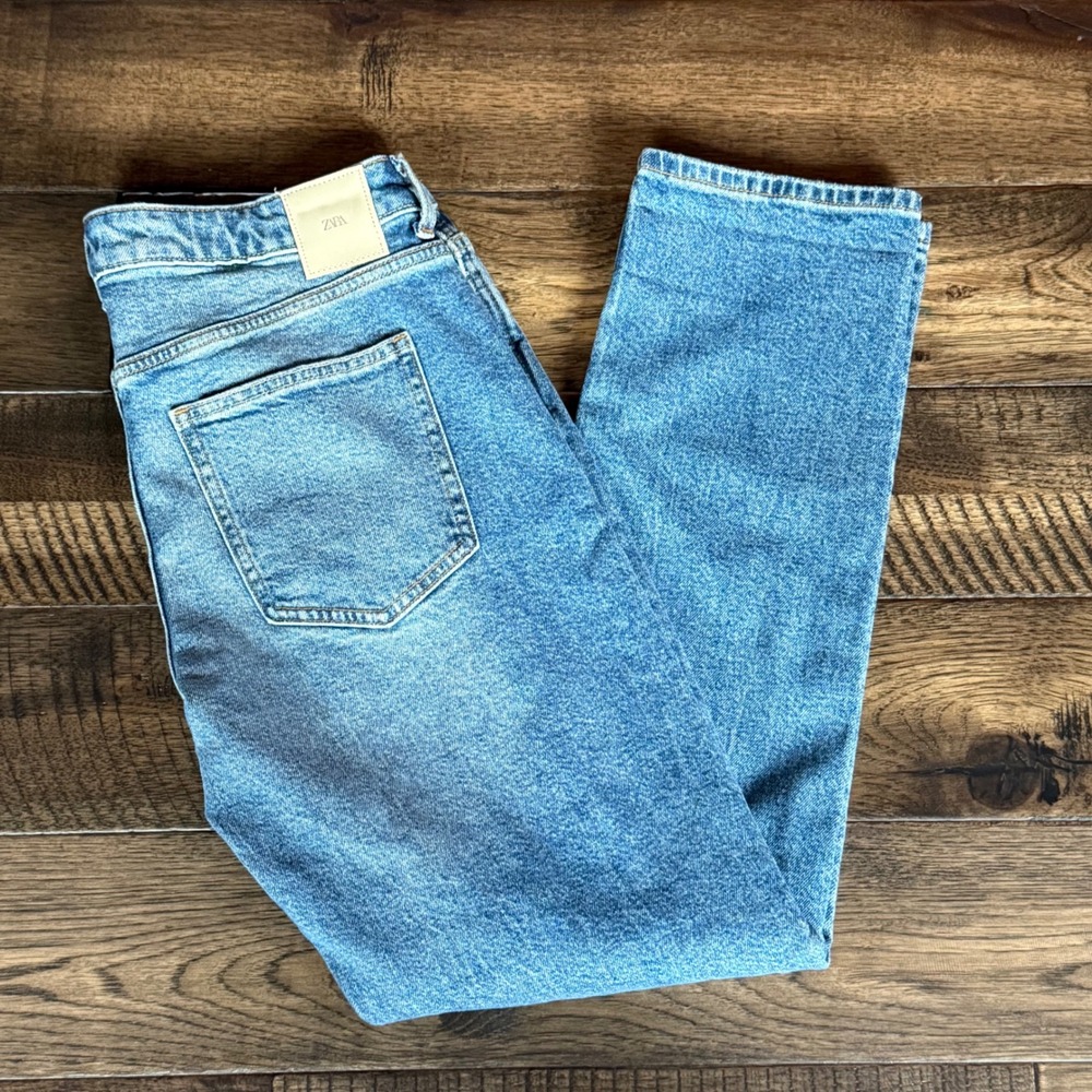 Zara NWT High Waisted Straight Leg Distressed Jeans Blue Size 6 28 8228/025/427
